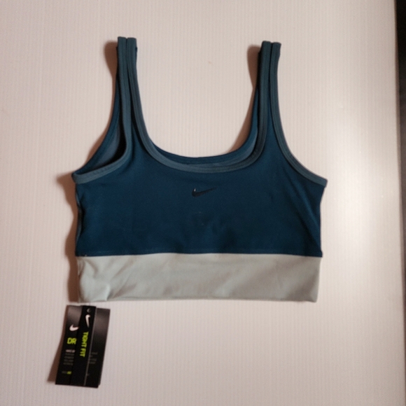NWT Nike Aqua Blue Tight Fit Coolant Sports Bra Size Small - Picture 1 of 4